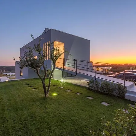 Vista Villa
